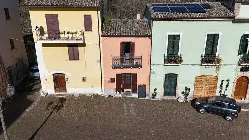 Casa indipendente in vendita in piazza del Mercato s.n.c