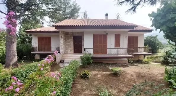 Casa indipendente in vendita in via Margherita, 8