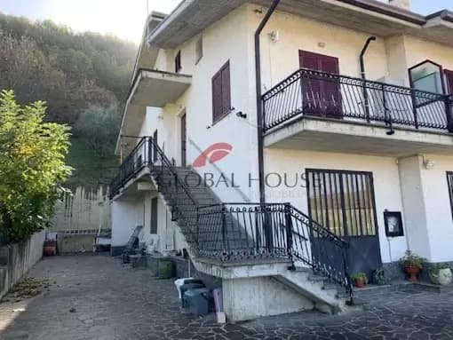 Trilocale in vendita in Bivio Petrignano s.n.c